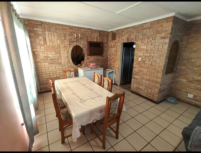 4 BEDROOM FREEHOLD FOR SALE IN FARNINGHAM RIDGE